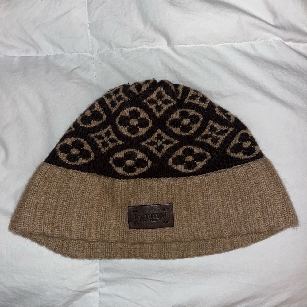 Vintage Louis Vuitton beanie 100% cashmere